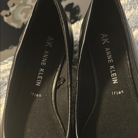 Anne Klein Black Flats Sleek Minimalist Design Sz 7.5 - Picture 2 of 5